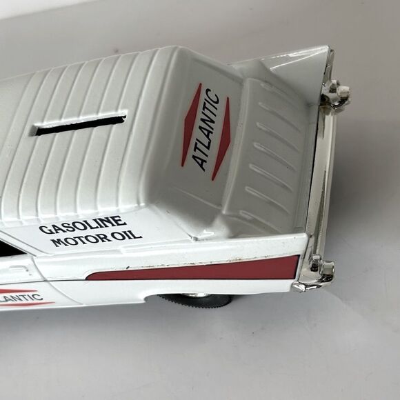 Ertl '57 Chevy Bel Air Nomad White Truck Atlantic Gasoline Motor Oil Bank New - Picture 4 of 9